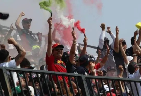 Los asistentes al GP de México bailaron al ritmo de Caballo Dorado en el Autódromo Hermanos Rodríguez Créditos: Especial 