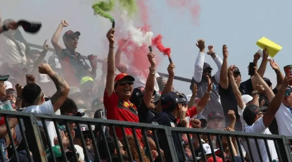Los asistentes al GP de M&eacute;xico bailaron al ritmo de Caballo Dorado en el Aut&oacute;dromo Hermanos Rodr&iacute;guez Cr&eacute;ditos: Especial 