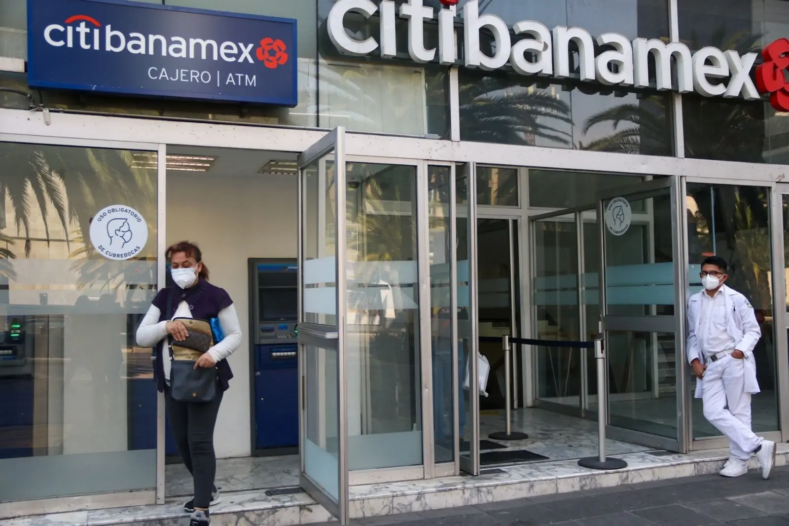 El 12 de diciembre no abren los bancos por ser Día de empleado bancario. Especial.