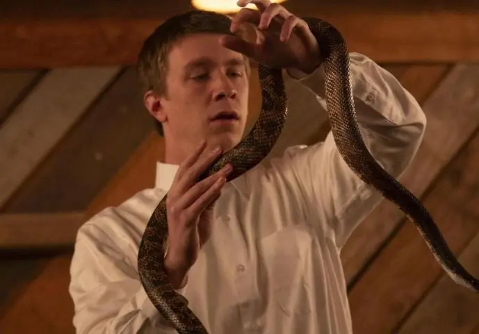 Mara, la devota hija del pastor Lemuel Childs, se está preparando para el gran día de su boda cuando descubre un peligroso secreto y se ve obligada a confrontar la tradición mortal de la iglesia de su padre.