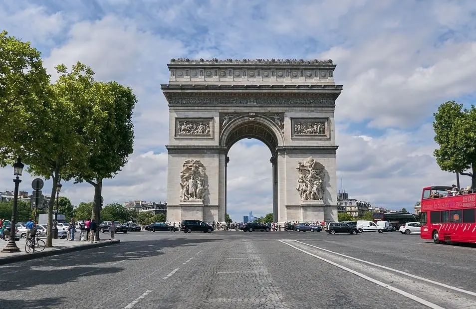 Cuenta con 73 premios Nobel.