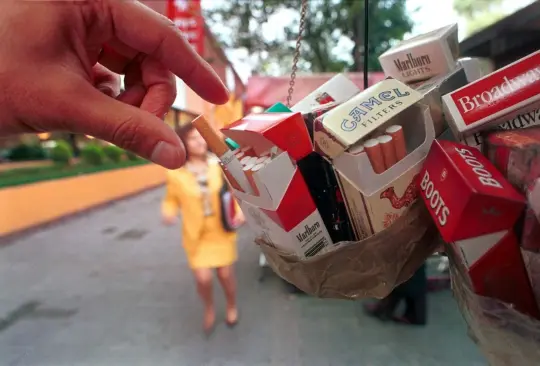 Retirar&iacute;an del mercado cigarros en 2030. 