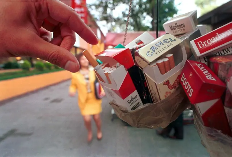 Retirar&iacute;an del mercado cigarros en 2030. 