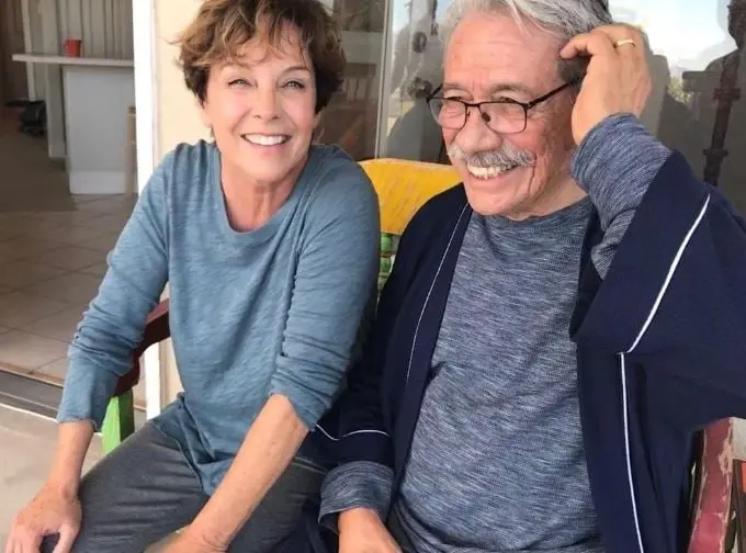 Era la madre de Hannah, quien siempre apoyaba a su hija en sus decisiones.