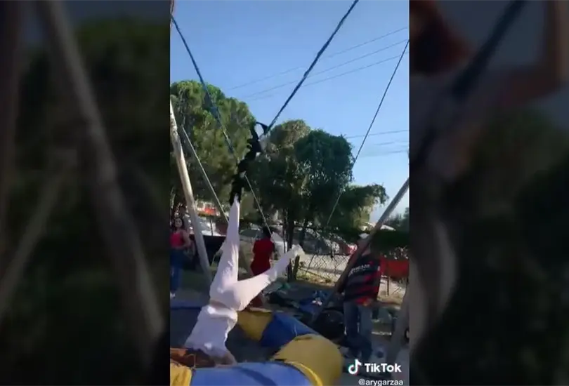 La mujer se golpe&oacute; en la cabeza. 