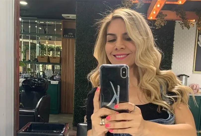 Karla Panini causa polémica por su disfraz Karla Panini causa polémica por su disfraz