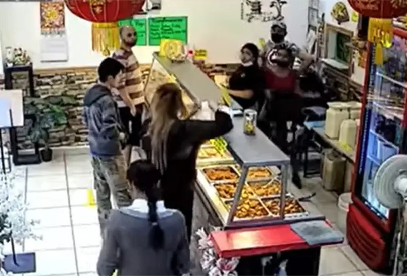 La mujer volvi&oacute; a protagonizar un nuevo esc&aacute;ndalo esta vez en un restaurante de comida china, en donde exig&iacute;a que le devolvieran su dinero 