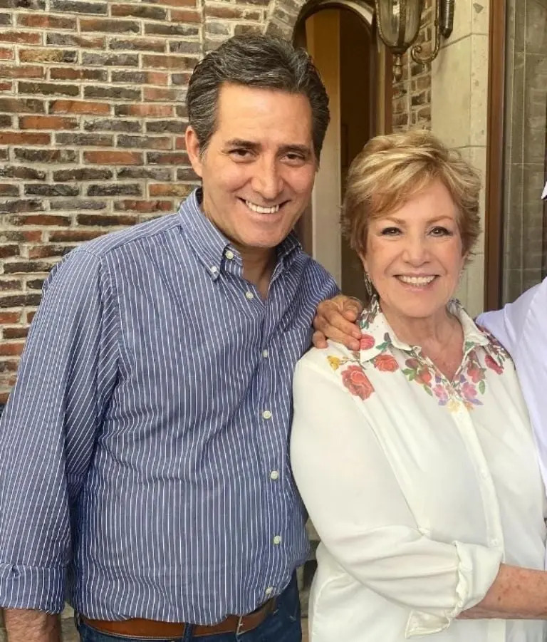 Maxine Woodside con Alejandro Iriarte (Instagram)