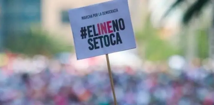 "El INE no se toca", "Defenderemos la democracia en riesgo" fueron algunas de las consignas de la marcha