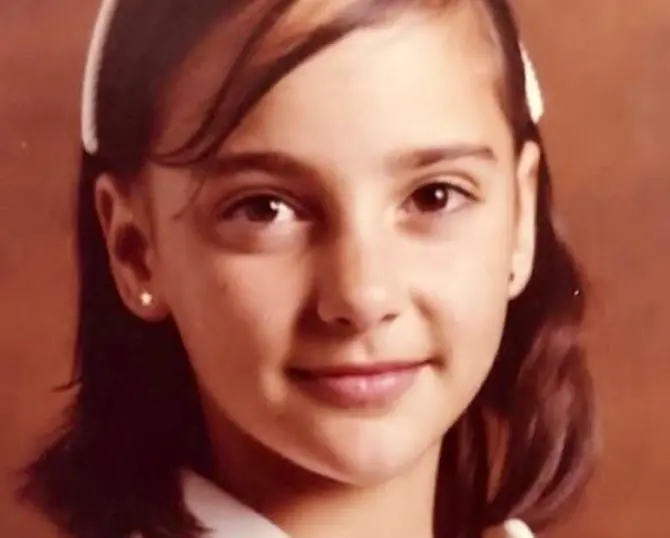 Nació en Hermosillo, Sonora el 14 de noviembre de 1967, por lo que tiene 54 años.