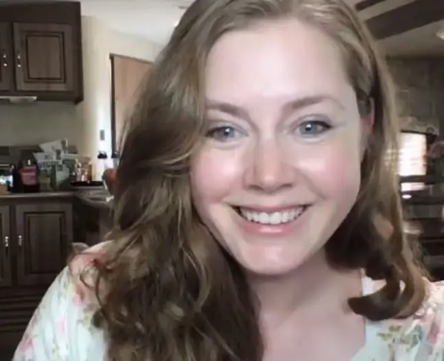 Era una joven doncella que vivía en Andalasia y está a punto de casarse con Edward, hasta que es enviada a Nueva York, donde conoce a Robert.