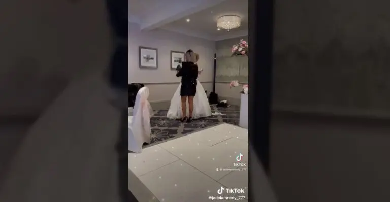 Una mujer ayudó a la novia. Foto: captura de pantalla.