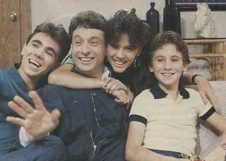 Esta serie de Televisa se estren&oacute; en febrero de 1987 y finaliz&oacute; en julio de 1994, luego de 362 episodios. Te presentamos c&oacute;mo el elenco de Pap&aacute; soltero, tras 35 a&ntilde;os.