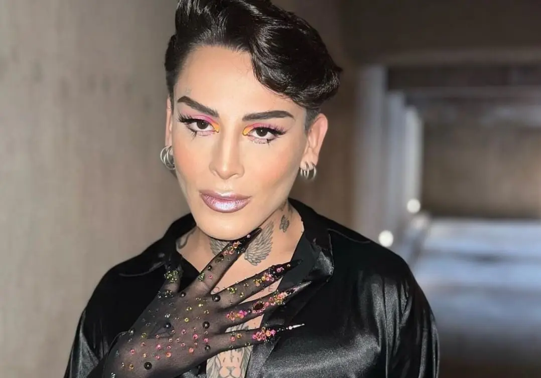 El influencer se ha abierto al público y ha revelado que debido al bullying que sufrió en su etapa escolar, es que tiene esa personalidad que lo caracteriza.