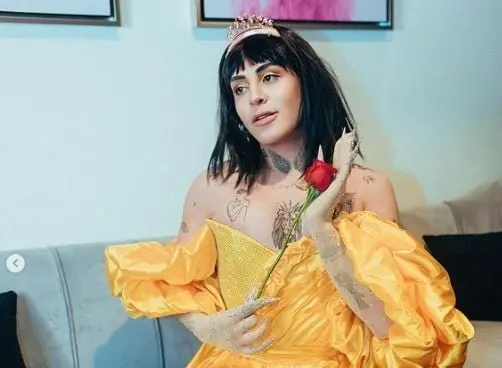 'La gente no tiene nada que hacer con su vida de verdad. Pero no gente, la verdad es que David Guetta súper buena onda, me saludó súper bien, súper a gusto, el hombre siempre se comportó como un caballero durante toda la premiación y hasta me subió a su Instagram, entonces jaja'.