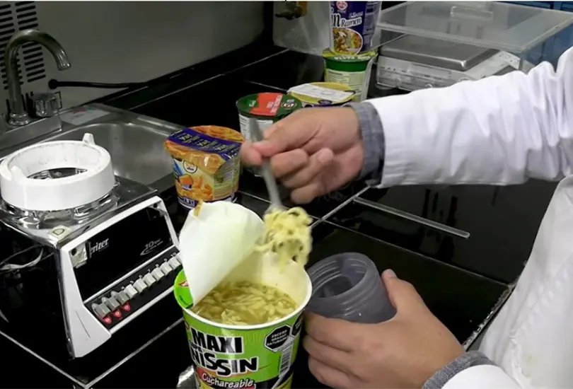 La Profeco se&ntilde;ala que si se consume este tipo de alimentos de forma habitual es probable que derive en enfermedades cr&oacute;nico-degenerativas tales como diabetes, obesidad e hipertensi&oacute;n, por causa de una mala alimentaci&oacute;n.