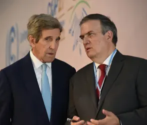 Marcelo Ebrard anunció en COP29 que México se compromete a reducir emisiones de gases invernadero