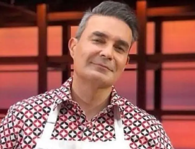 Interpretó a Adolfo Solís Gallardo.