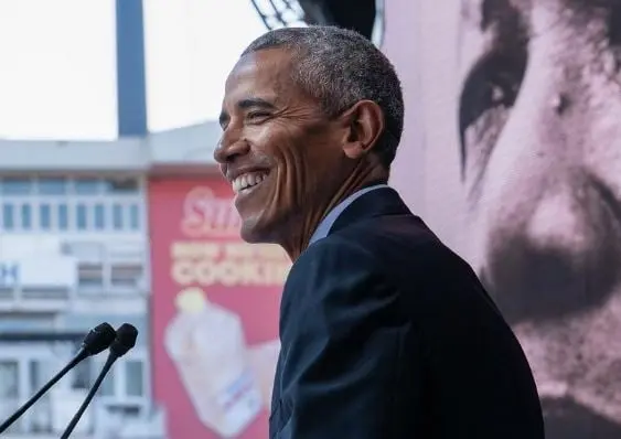 El rey de Twitter es el expresidente estadounidense Barak Obama, quien es seguido por  133.5 millones de personas.