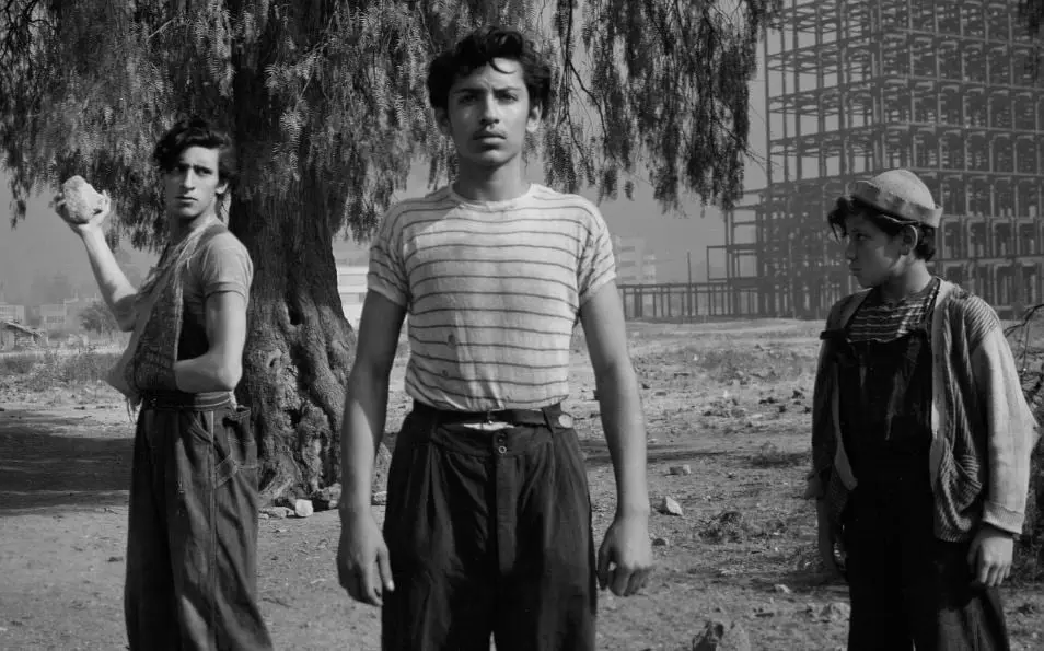Una historia de Luis Buñuel, acerca de la pobreza y el crimen juvenil en los suburbios de la Ciudad de México.