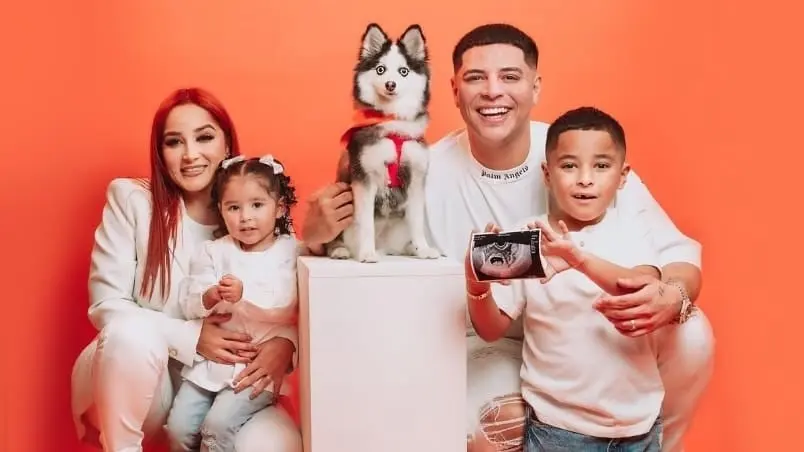 Eduin y su esposa revelaron que est&aacute;n a la espera de su tercer hijo Cr&eacute;ditos: Instagram