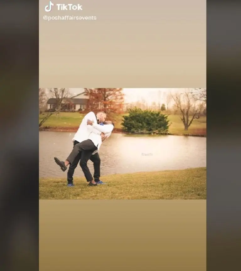 Novio llega a su boda en un ataúd (TikTok)