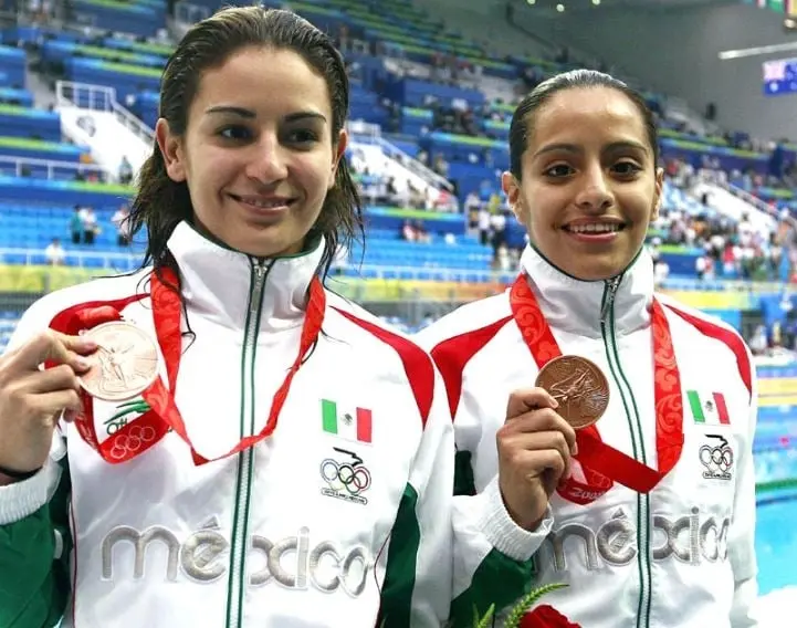 En esa ocasión, las clavadistas mexicanas que acudieron a dicha competencia fueron Paola Espinosa, Laura Sánchez y Tatiana Ortiz. En ese momento, uno de los entrenadores más reconocidos era Francisco Rueda. 