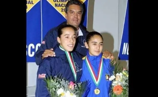 En la película, Mariel es una clavadista mexicana que se prepara para competir en los Juegos Olímpicos de Atenas 2004. Su pareja se lesiona y el entrenador Braulio le pide que haga equipo con una joven de 14 años que recientemente se incorporó a los entrenamientos, de nombre Nadia. 