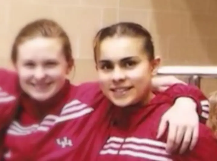 Azul Almazán aseguró que Francisco Rueda veía películas para adultos, además de darles masajes inapropiados y que esas situaciones le incomodaban mucho.