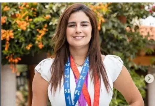 A los once años ya era atleta de alto rendimiento, formando parte del equipo nacional en la Ciudad de México. A los once años ya era atleta de alto rendimiento, formando parte del equipo nacional en la Ciudad de México.