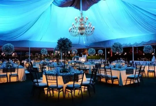 Novios exigen a invitados a su boda que paguen por su comida y generan opiniones divididas Créditos: Especial Novios exigen a invitados a su boda que paguen por su comida y generan opiniones divididas Créditos: Especial