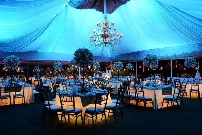 Novios exigen a invitados a su boda que paguen por su comida y generan opiniones divididas Créditos: Especial Novios exigen a invitados a su boda que paguen por su comida y generan opiniones divididas Créditos: Especial