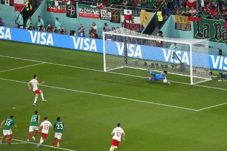 La parada de Memo Ochoa. Foto: captura de pantalla.