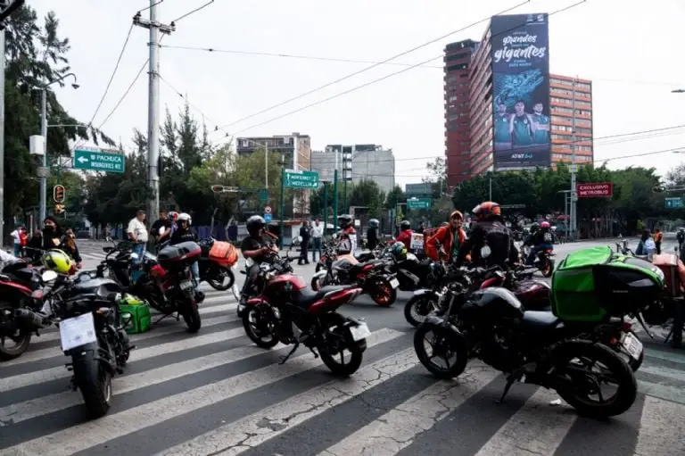 Los motociclistas cerraron la circulación. Foto: Cuartoscuro.