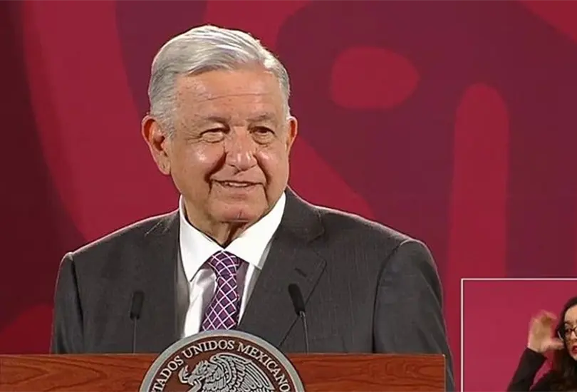 AMLO agradece a los asistentes a la marcha. 