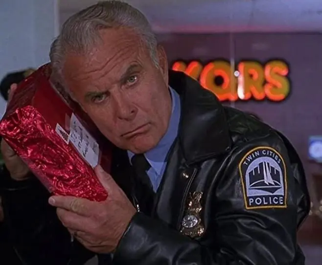 Robert Conrad | Oficial Alexander Hummell