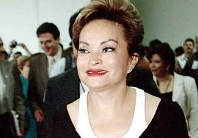 Gordillo asumió la presidencia del Sindicato Nacional de Trabajadores de la Educación (SNTE) el 24 de abril de 1989; ocupó el cargo hasta el 26 de febrero de 2013.