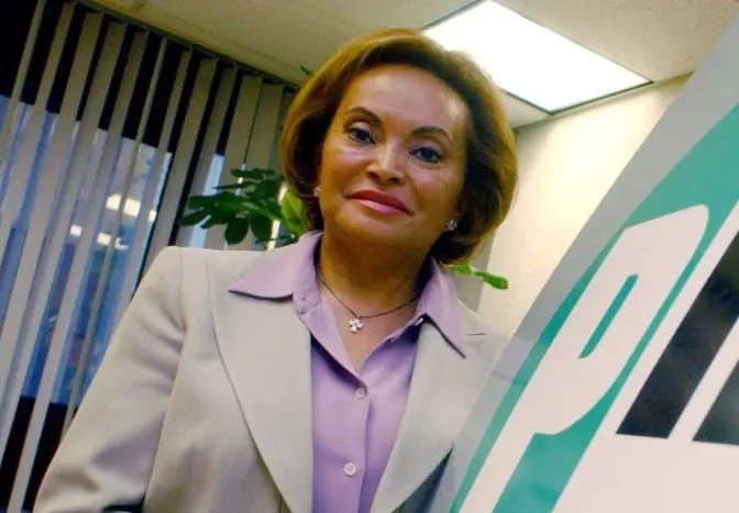 Por la dirigencia nacional del PRI para el periodo 2002-2006, donde Madrazo se instauró como presidente nacional y Gordillo secretaria general del partido.