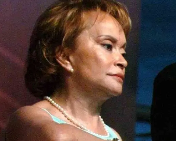 Hacia las elecciones federales de 2006 tuvo un rompimiento político con Madrazo. Fue destituida de la coordinación de la bancada del PRI en la cámara de diputados en 2003.