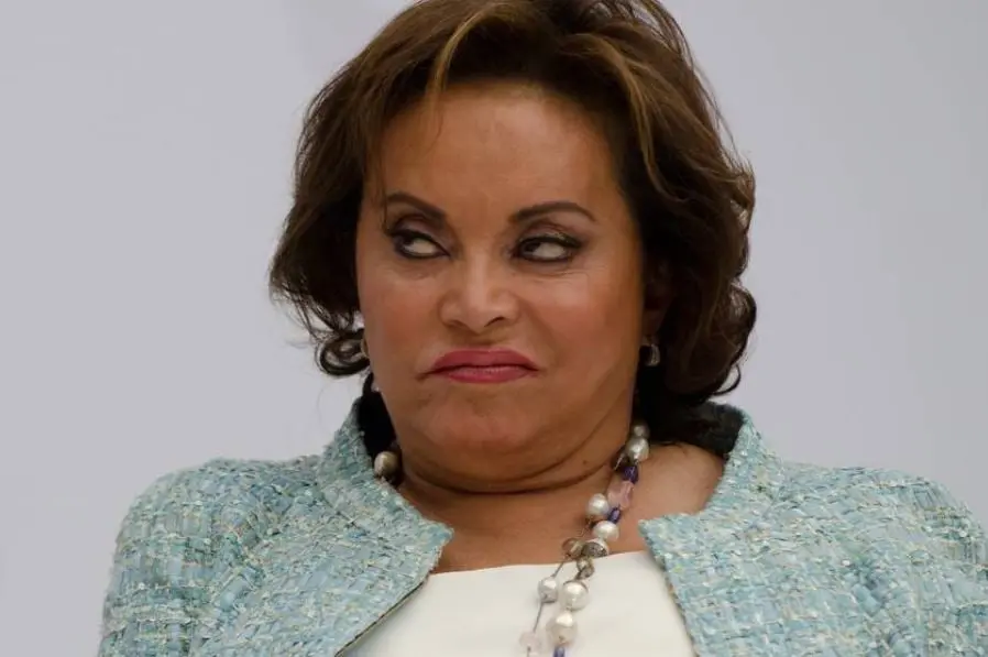 De acuerdo con “El Universal”, durante su presidencia del sindicato adquirió diez propiedades en Estados Unidos y 59 vehículos Hummer para sus ayudantes.