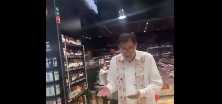 Noroña fue increpado en un supermecado. Foto: captura de pantalla.
