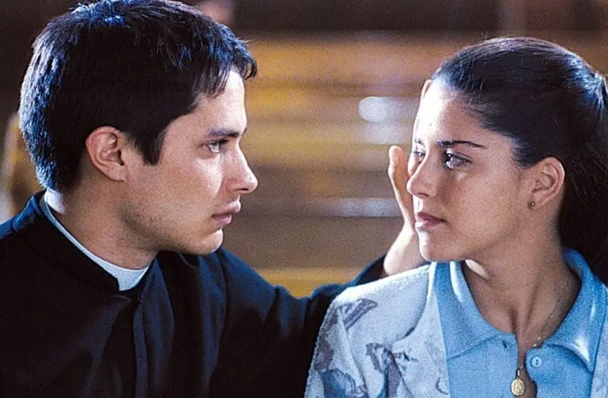 Esta película mexicana, basada en la novela homónima del escritor portugués Eca de Queirós, fue estrenada en el año 2002.  Te mostramos cómo luce el elenco de 'El crimen del padre Amaro', tras 20 años.