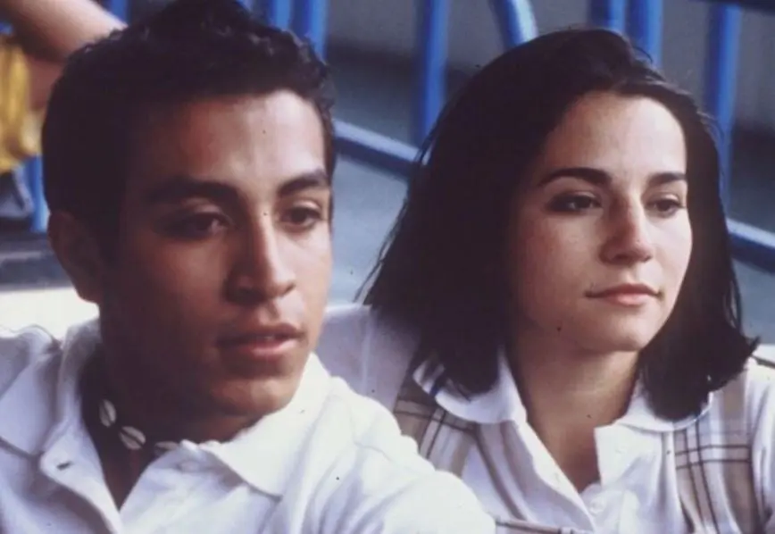 Esta pel&iacute;cula mexicana fue dirigida por Mirko von Berner y estrenada en el a&ntilde;o 2002. Te presentamos c&oacute;mo luce el elenco de 'Amar te duele', tras 20 a&ntilde;os.