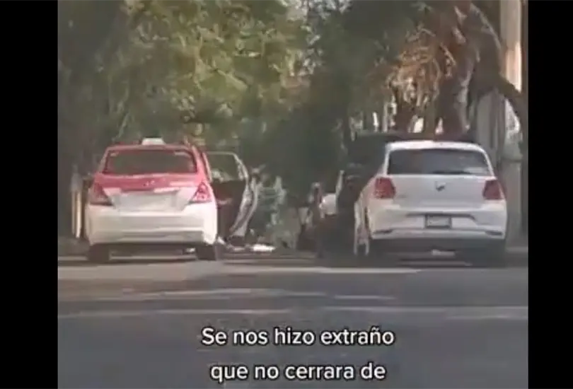 Las mujeres querían arrojarse del taxi. Las mujeres querían arrojarse del taxi.