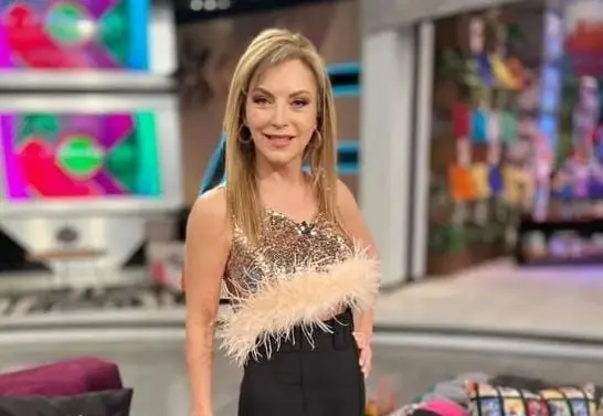  Era la madre de Mariana y Silvana, quien no sab&iacute;a que ten&iacute;a gemelas pues una de ellas le fue robada. Trabajaba en una f&aacute;brica de ropa infantil.