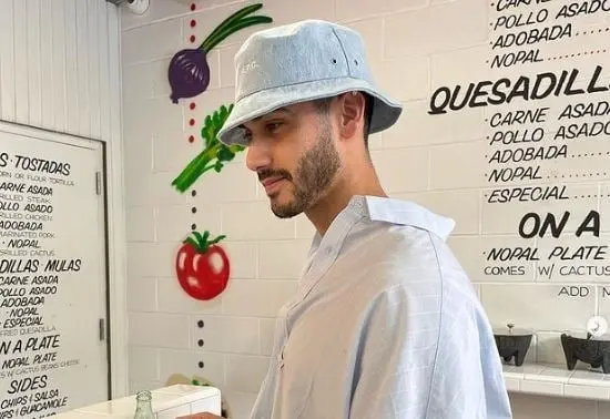 Era uno de los ni&ntilde;os de la banda de Silvana, quien era inseguro y t&iacute;mido hasta que conoci&oacute; a Mariana.