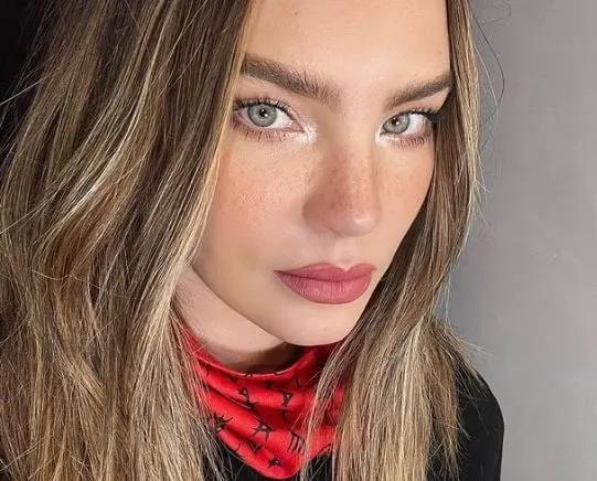 Belinda interpret&oacute; a las hermanas gemelas Mariana, una ni&ntilde;a dulce, amistosa y buena cantante y a Silvana, una ni&ntilde;a engre&iacute;da y orgullosa que fue separada de su madre al nacer.