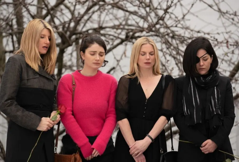 Las hermanas Garvey prometieron siempre cuidarse entre ellas. Cuando su cu&ntilde;ado fallece, comienza una investigaci&oacute;n para demostrar intenci&oacute;n dolosa y se enfocan en las hermanas, quienes ten&iacute;an muchas razones para matarlo.