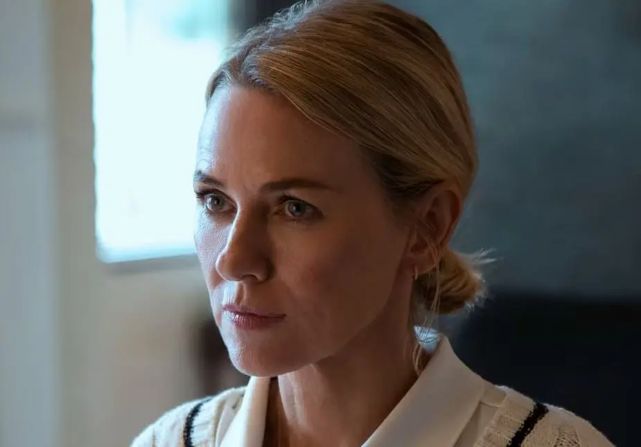 Una familia se muda a la casa de sus sue&ntilde;os, sin embargo, recibe una extra&ntilde;a carta de una persona que asegura que ha estado cuidando su propiedad desde hace d&eacute;cadas, y que los tiene vigilados.