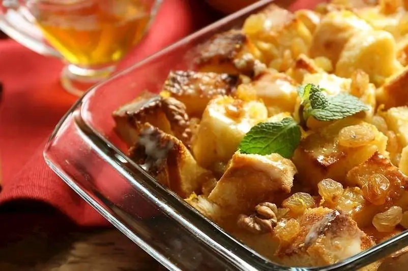 Este postre hecho con bolillos, azúcar, canela y queso, que suele consumirse en Semana Santa, también se incluyó en la lista.